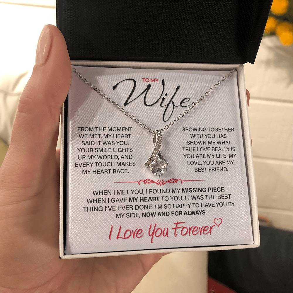 Best Gift for Your Wife: Forever Love Necklace - Remind Her of Your Love