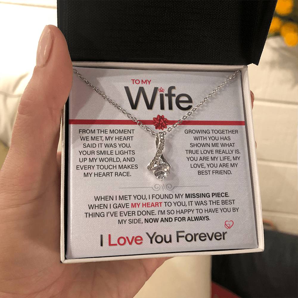 Best Gift for Your Wife: Forever Love Necklace - Remind Her of Your Love