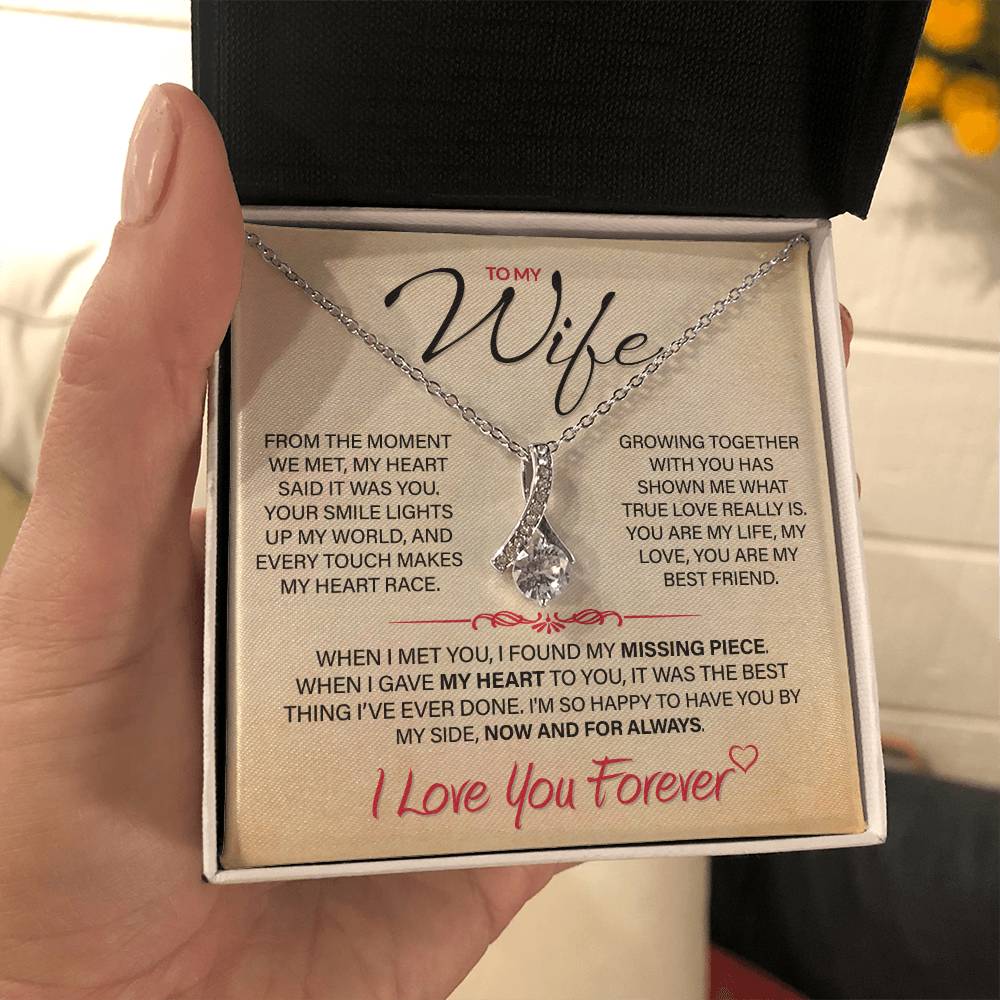 Best Gift for Your Wife: Forever Love Necklace - Remind Her of Your Love