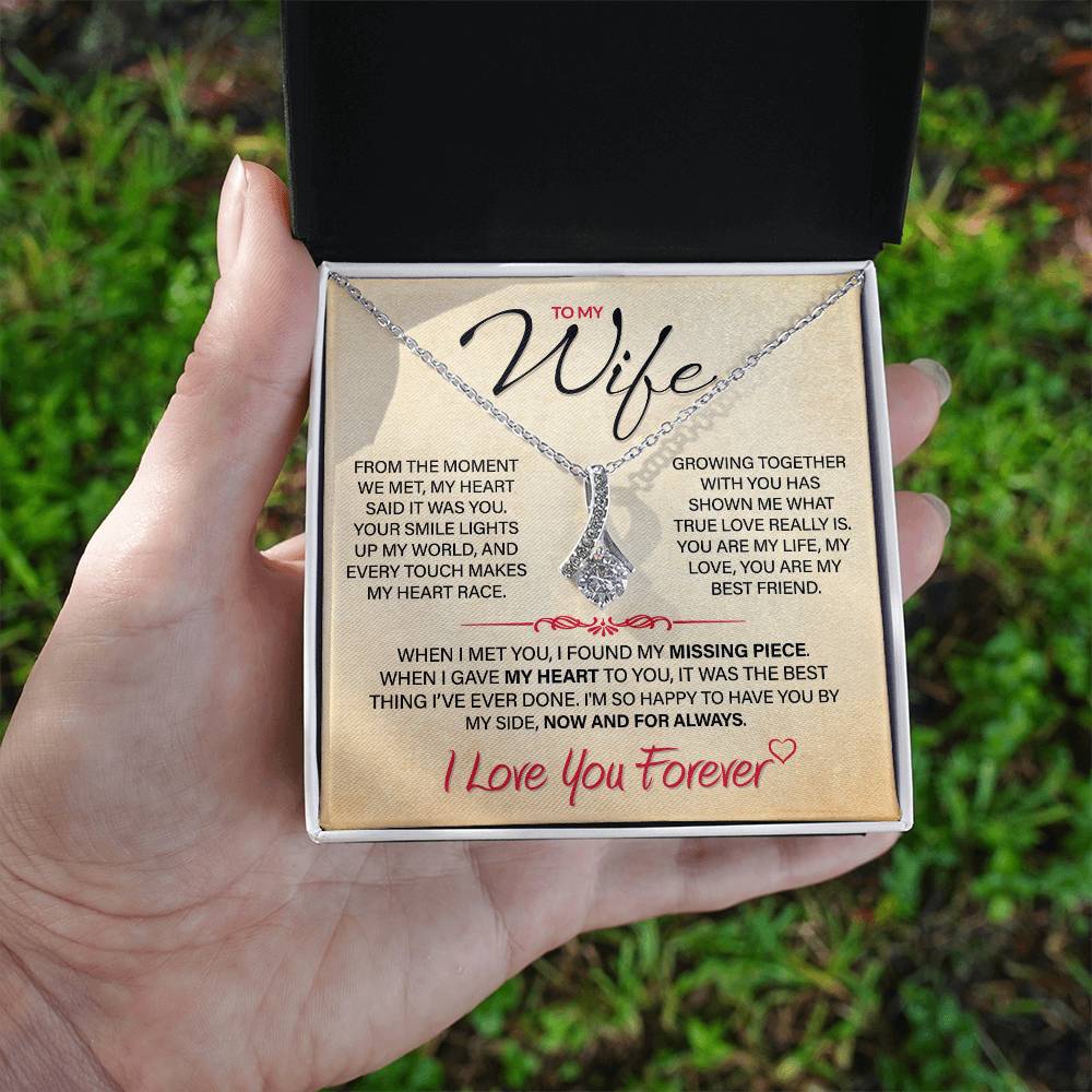 Best Gift for Your Wife: Forever Love Necklace - Remind Her of Your Love